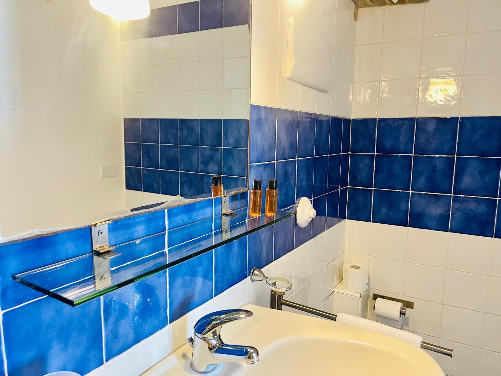 Borgo Camicia In Bed & Breakfast Barcellona-Pozzo di Gotto Room photo