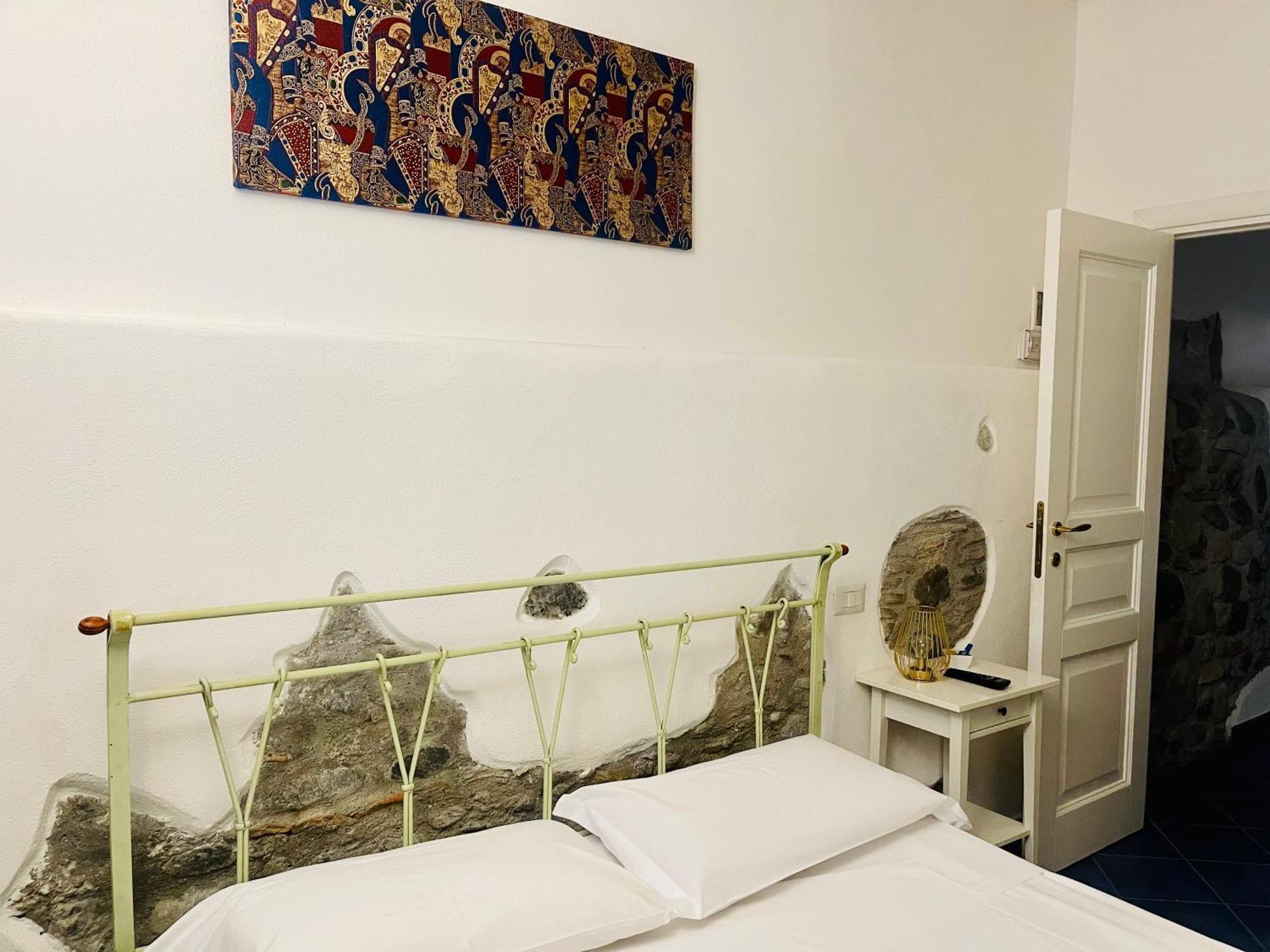 Borgo Camicia In Bed & Breakfast Barcellona-Pozzo di Gotto Room photo