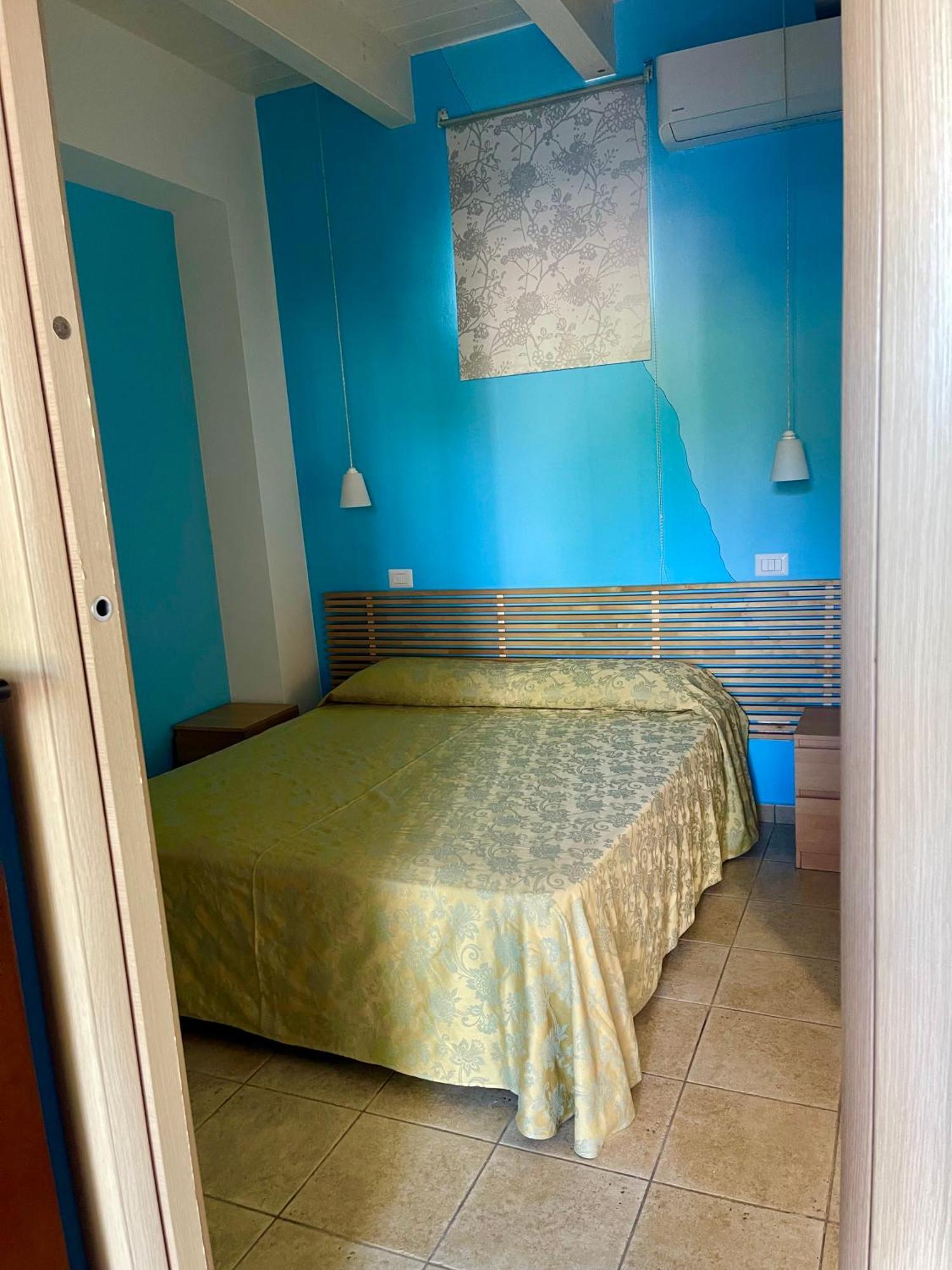 Borgo Camicia In Bed & Breakfast Barcellona-Pozzo di Gotto Room photo